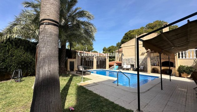 VILLA - Resale - TORREVIEJA -
                LOS BALCONES - LOS ALTOS