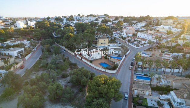 VILLA - Resale - TORREVIEJA -
                LOS BALCONES - LOS ALTOS
