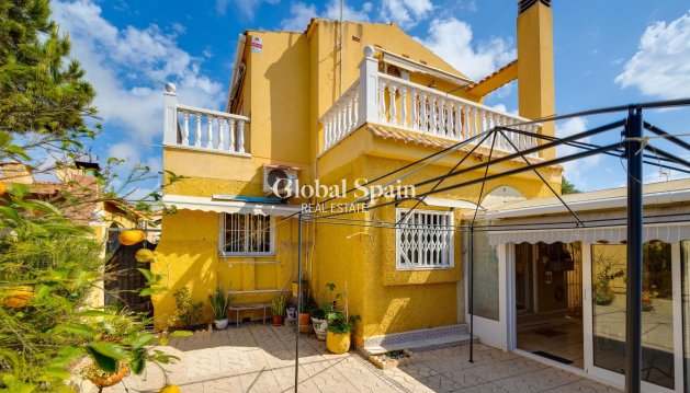 VILLA - Resale - TORREVIEJA -
                Playa de los Locos