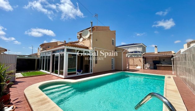 VILLA - Resale - TORREVIEJA -
                San Luis