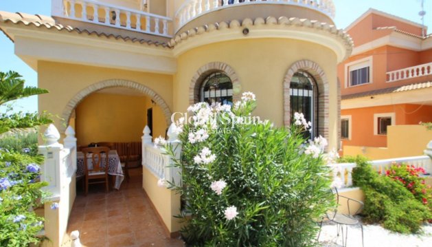 VILLA - Resale - VILLAMARTÍN -
                Costa Blanca