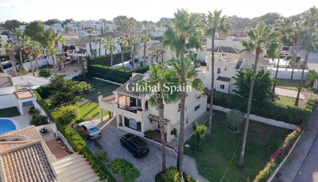 VILLA - Resale - VILLAMARTÍN -
                Costa Blanca