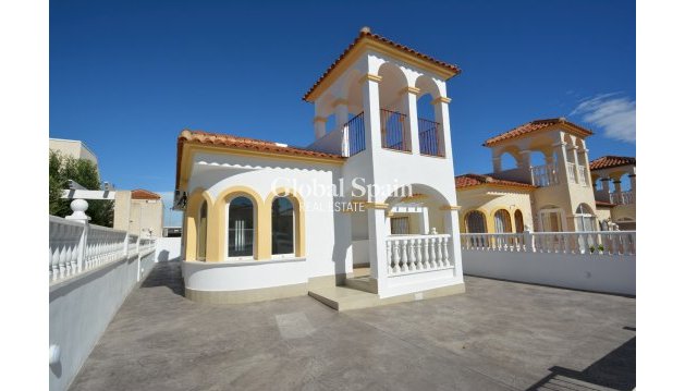 VILLA - Revente - ALGORFA -
                Inland