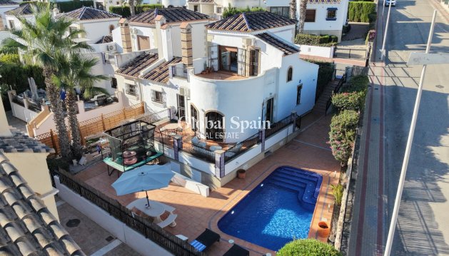 VILLA - Revente - ALGORFA -
                Inland
