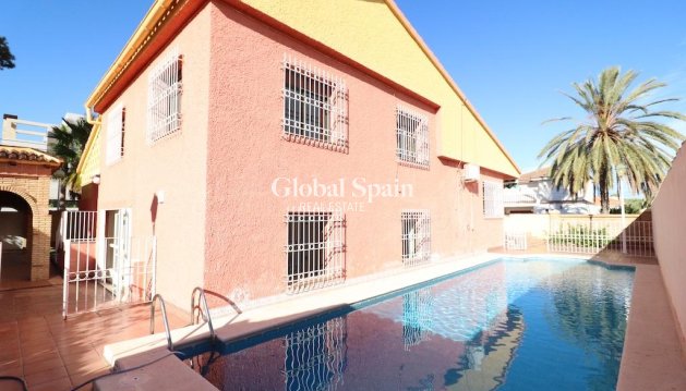 Villa - Revente - CABO ROIG -
                MUY CERCA DE LA PLAYA