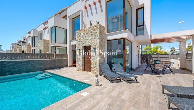 VILLA - Revente - CIUDAD QUESADA -
                CIUDAD QUESADA