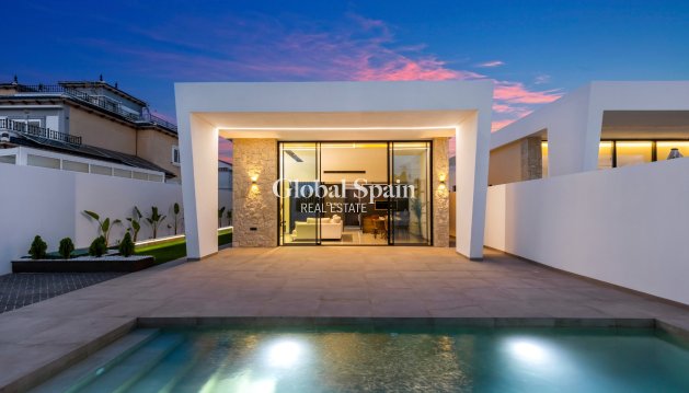 VILLA - Revente - EL CHAPARRAL -
                Inland