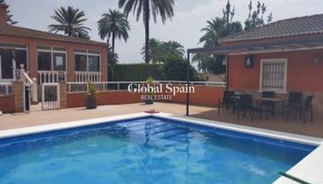 VILLA - Revente - ELCHE -
                Costa Blanca