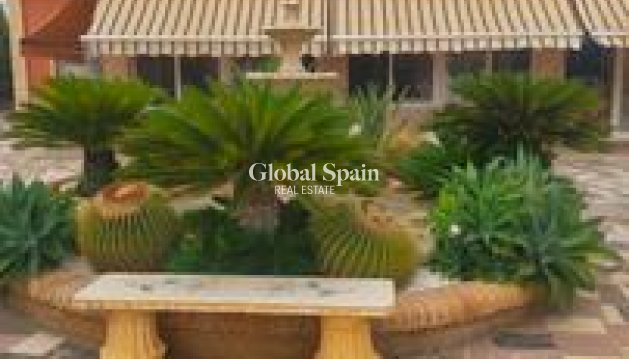 VILLA - Revente - ELCHE -
                Costa Blanca