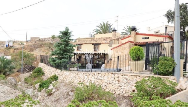 VILLA - Revente - FORTUNA -
                Inland