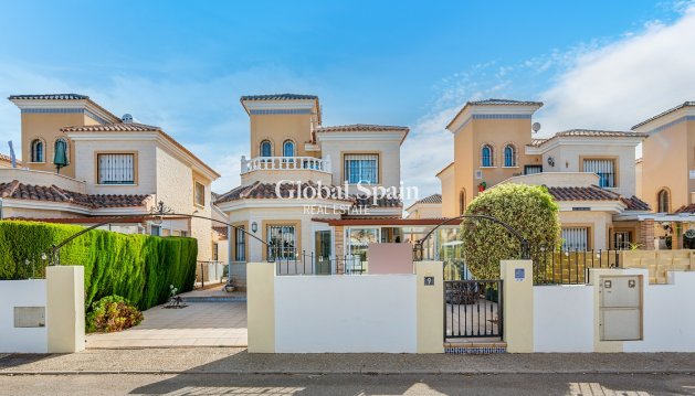VILLA - Revente - GUARDAMAR DEL SEGURA -
                GUARDAMAR DEL SEGURA