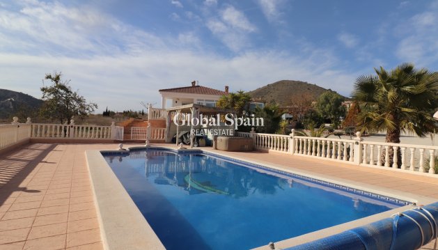 VILLA - Revente - LA ROMANA -
                Inland