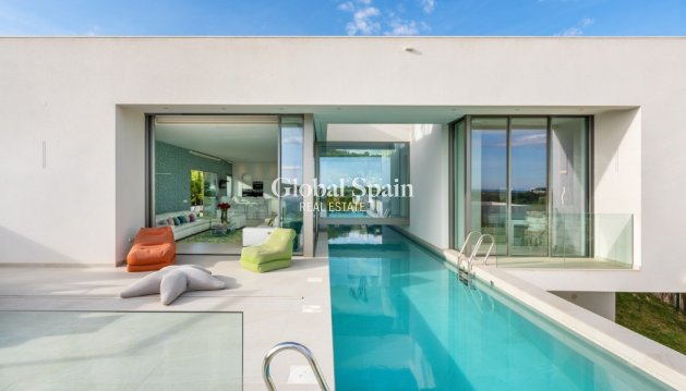 Villa - Revente - LAS COLINAS GOLF RESORT -
                Las Colinas Golf