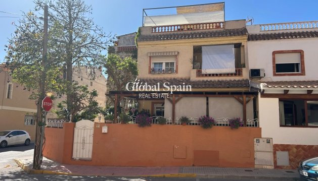 VILLA - Revente - LOS MONTESINOS -
                Costa Blanca