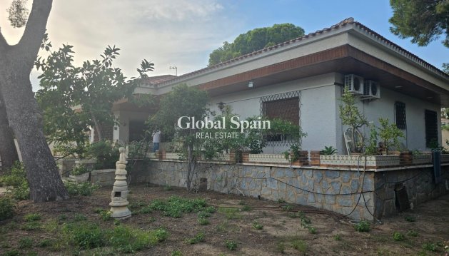 VILLA - Revente - ORIHUELA COSTA -
                CAMPOAMOR