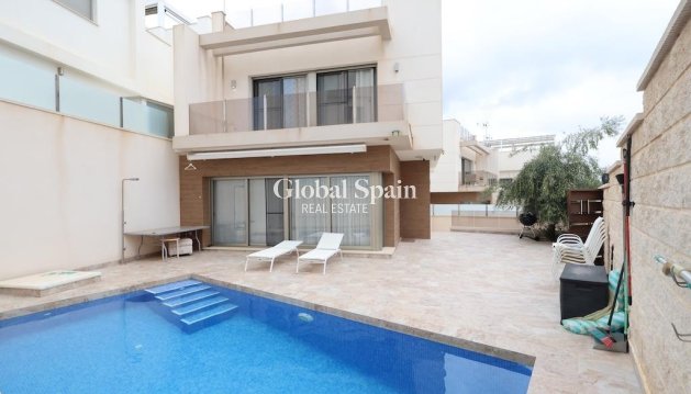 VILLA - Revente - ORIHUELA COSTA -
                Costa Blanca
