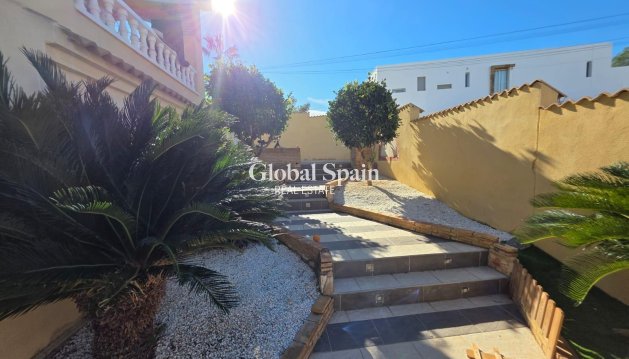 VILLA - Revente - ORIHUELA COSTA -
                VILLAMARTÍN