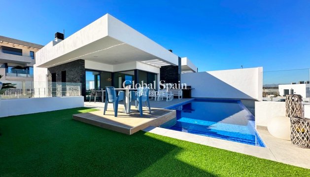 VILLA - Revente - ROJALES -
                Inland