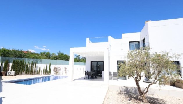 VILLA - Revente - ROJALES -
                Inland