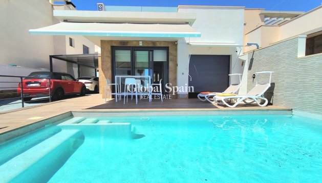 VILLA - Revente - SAN MIGUEL DE SALINAS -
                Inland