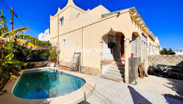 VILLA - Revente - SAN MIGUEL DE SALINAS -
                Inland