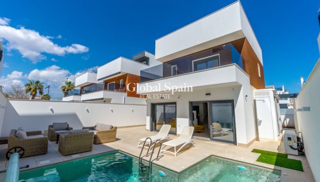 VILLA - Revente - TORRE DE LA HORADADA -
                Costa Blanca