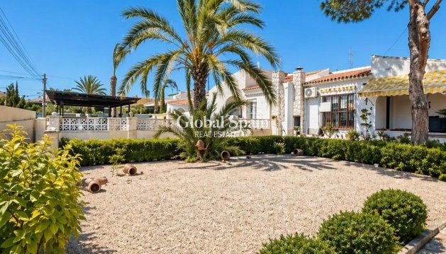 VILLA - Revente - TORREVIEJA -
                Aguas Nuevas