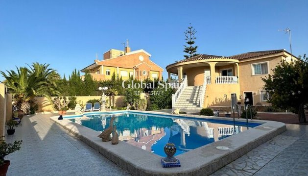 VILLA - Revente - TORREVIEJA -
                Aguas Nuevas