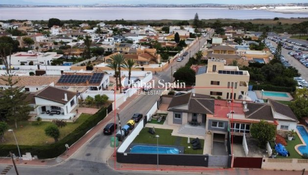 VILLA - Revente - TORREVIEJA -
                Costa Blanca