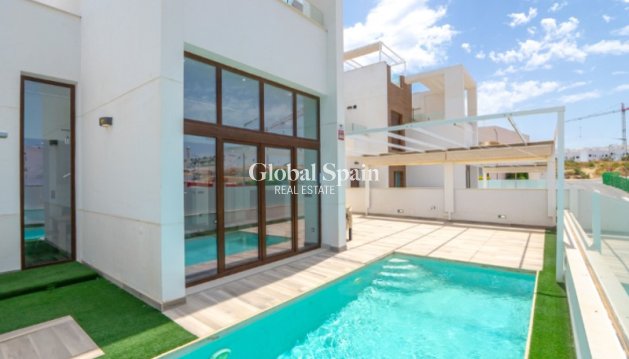 VILLA - Revente - TORREVIEJA -
                Costa Blanca