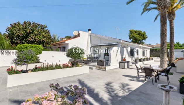 VILLA - Revente - TORREVIEJA -
                Costa Blanca