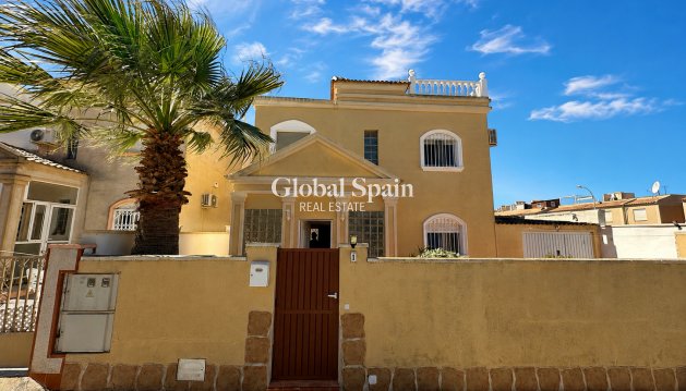 VILLA - Revente - TORREVIEJA -
                Costa Blanca