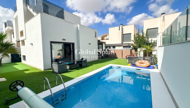 VILLA - Revente - TORREVIEJA -
                Costa Blanca