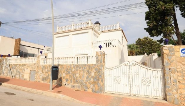 VILLA - Revente - TORREVIEJA -
                Costa Blanca