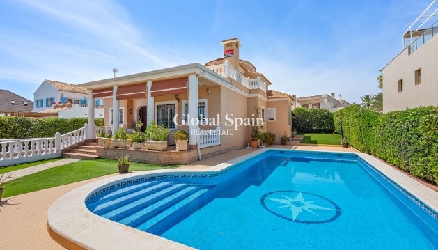 VILLA - Revente - TORREVIEJA -
                La Mata