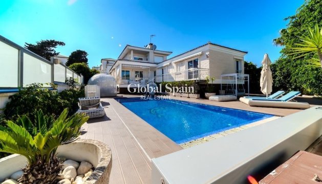 VILLA - Revente - TORREVIEJA -
                La Mata