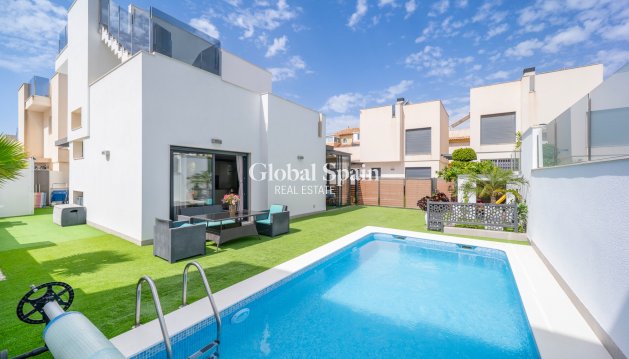 VILLA - Revente - TORREVIEJA -
                Torrevieja