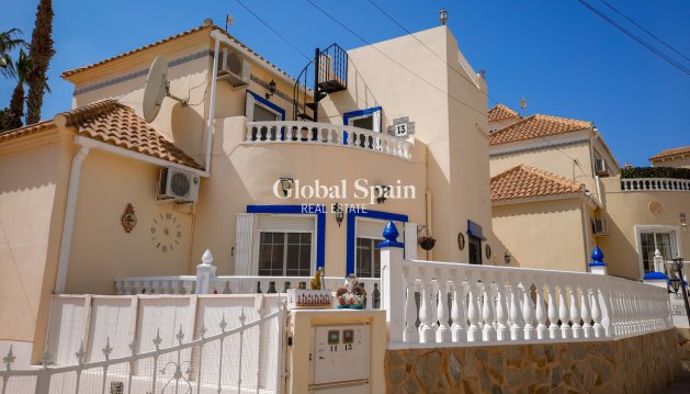 VILLA - Revente - VILLAMARTÍN -
                Costa Blanca