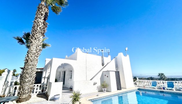 VILLA - Revente - VILLAMARTÍN -
                Costa Blanca