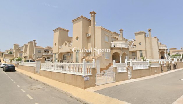 VILLA - Revente - VILLAMARTÍN -
                Costa Blanca