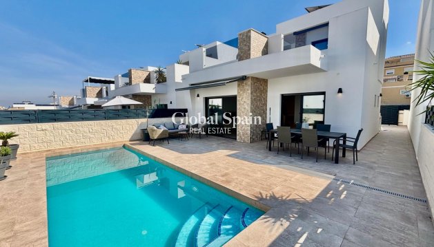 VILLA - Venta - BENIJÓFAR -
                Pueblo 4