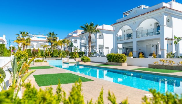 VILLA - Venta -
                CIUDAD QUESADA - I2461