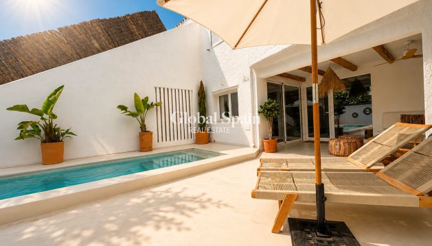 VILLA - Venta - DENIA -
                Les Marines - Las Marinas