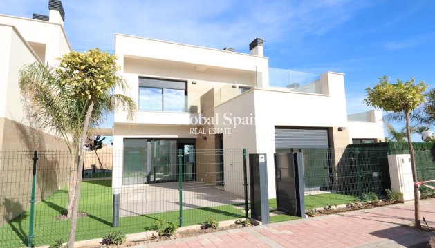 Villa - Venta - LOS ALCÁZARES -
                LOS ALCÁZARES