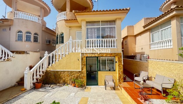 Villa - Venta - ORIHUELA COSTA -
                VILLAMARTÍN