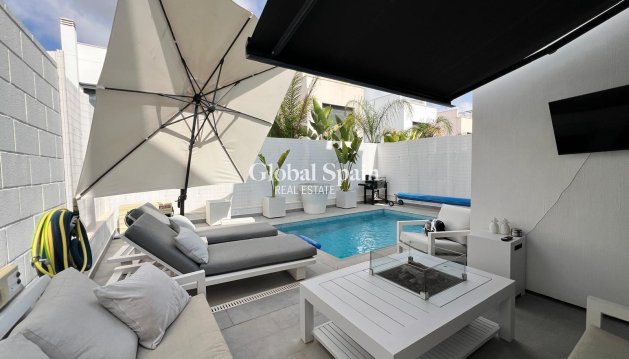 VILLA - Venta - ORIHUELA COSTA -
                VILLAMARTÍN