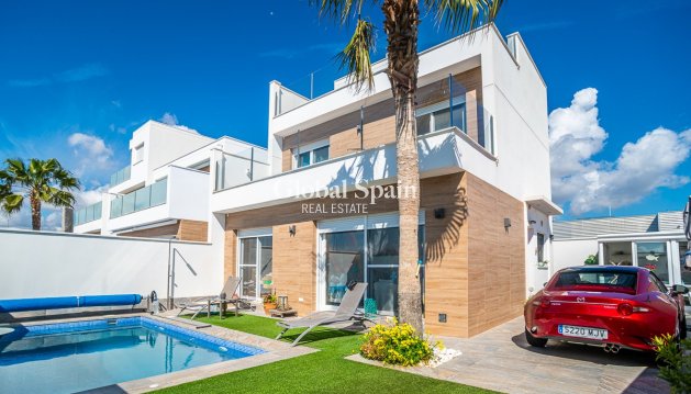 VILLA - Venta - PILAR DE LA HORADADA -
                PILAR DE LA HORADADA