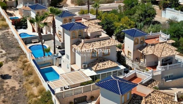 VILLA - Venta - PLAYA FLAMENCA -
                Costa Blanca
