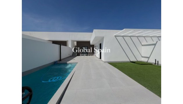 VILLA - Venta - TORRE PACHECO -
                Inland