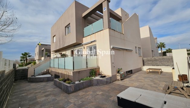 VILLA - Venta - TORREVIEJA -
                Torrevieja